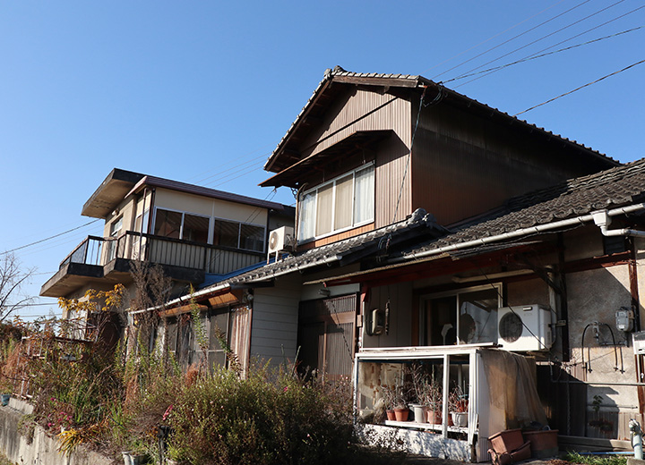 1.2.船橋市にお住まいのY様が、「相続した損傷が激しい空き家を更地にして売却した事例」