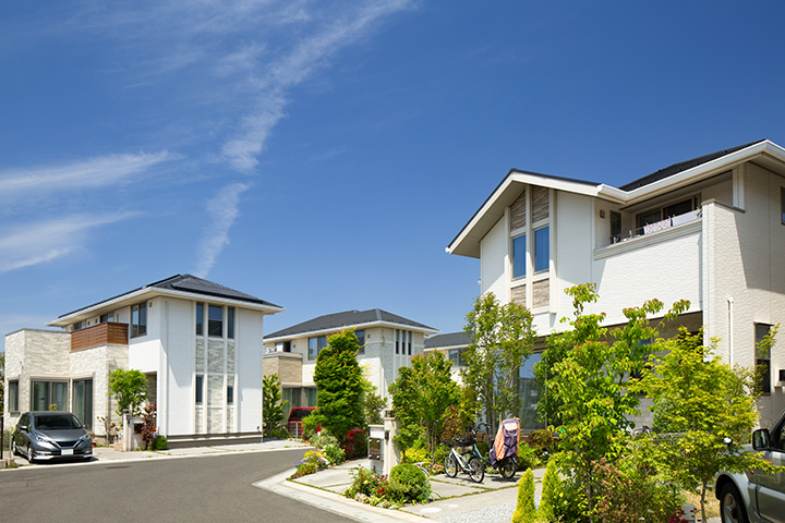 3. 船橋市にお住まいのY様が、「複雑化する前に三姉妹の共有名義を解消し、相続した実家を円満に売却した事例」